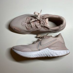 Nike Renew Run Barely Rose - Women’s US 9